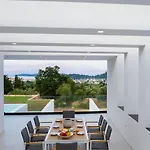The Oasis, Luxury In Nidri 빌라 *