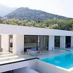 The Oasis, Luxury In Nidri 빌라 *