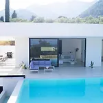 The Oasis, Luxury In Nidri 빌라 *