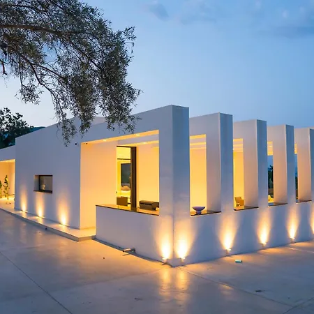 The Oasis, Luxury In Nidri