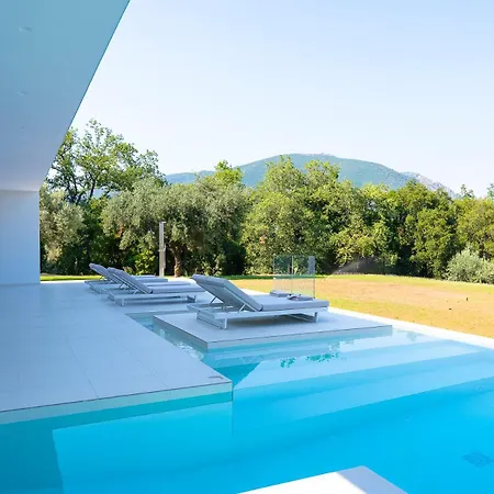 The Oasis, Luxury In Nidri 빌라 *