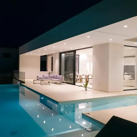 The Oasis, Luxury In Nidri Villa