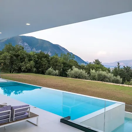 The Oasis, Luxury In Nidri