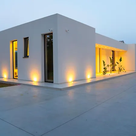 The Oasis, Luxury In Nidri Villa *