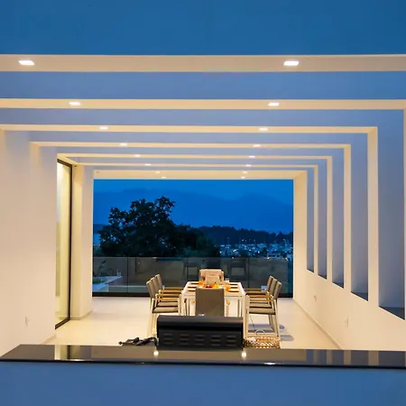 The Oasis, Luxury In Nidri Villa *