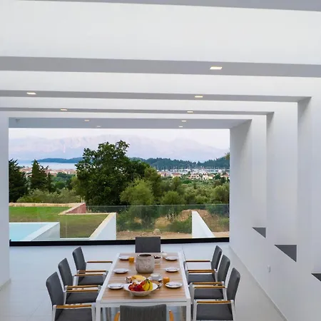 The Oasis, Luxury In Nidri Villa *