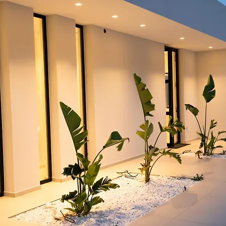 The Oasis, Luxury In Nidri Villa