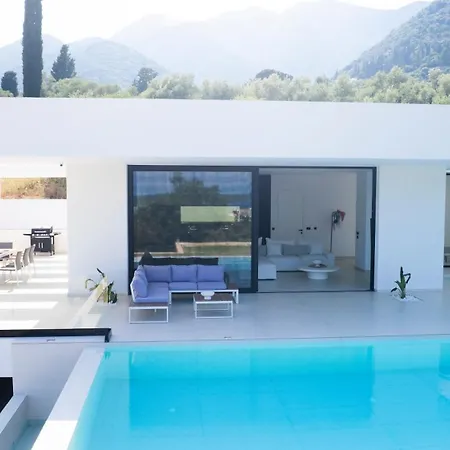 The Oasis, Luxury In Nidri Villa *