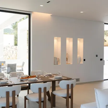 The Oasis, Luxury In Nidri