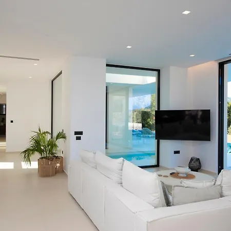 The Oasis, Luxury In Nidri Villa