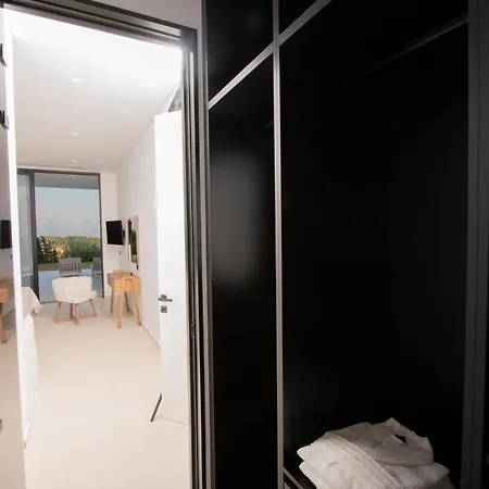 The Oasis, Luxury In Nidri Villa