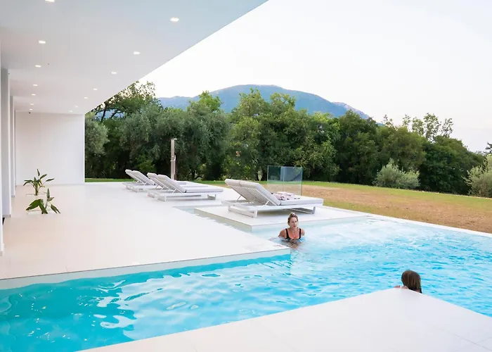 فيلة The Oasis, Luxury In Nidri Agios Christoforos (Lefkada)
