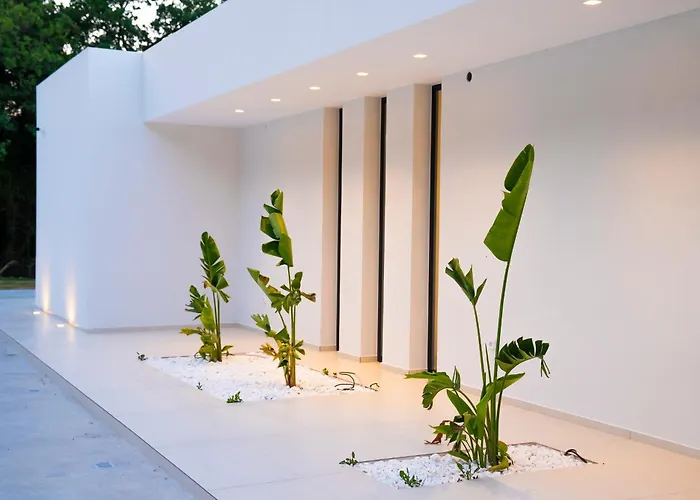 The Oasis, Luxury In Nidri