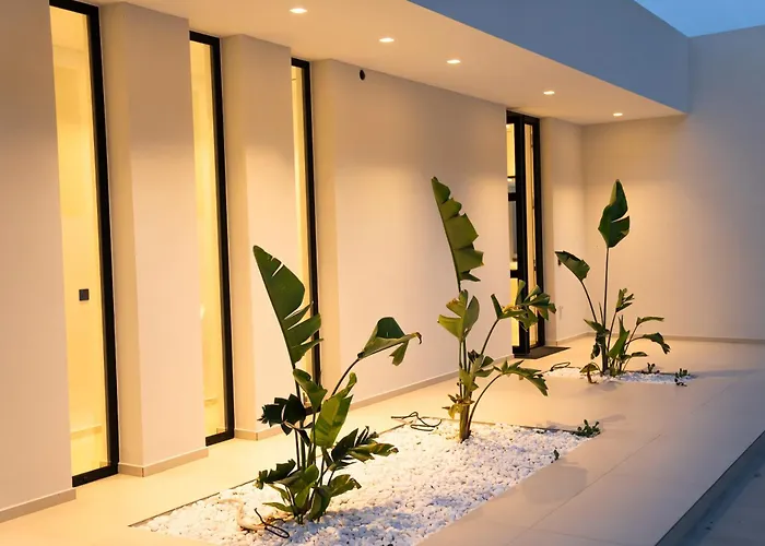 The Oasis, Luxury In Nidri فيلة