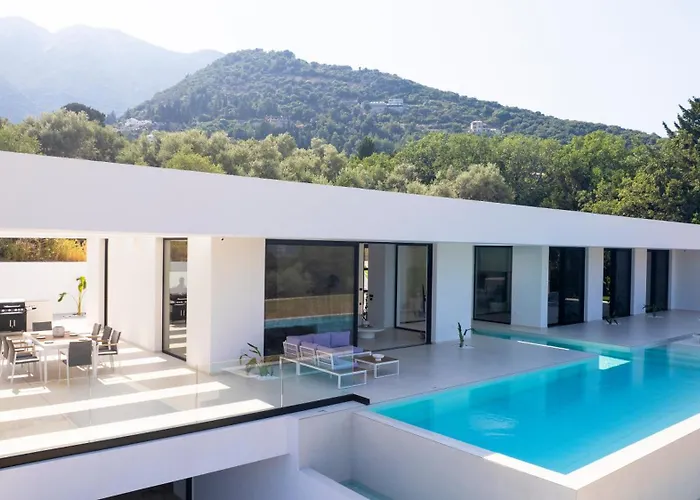 The Oasis, Luxury In Nidri فيلة *