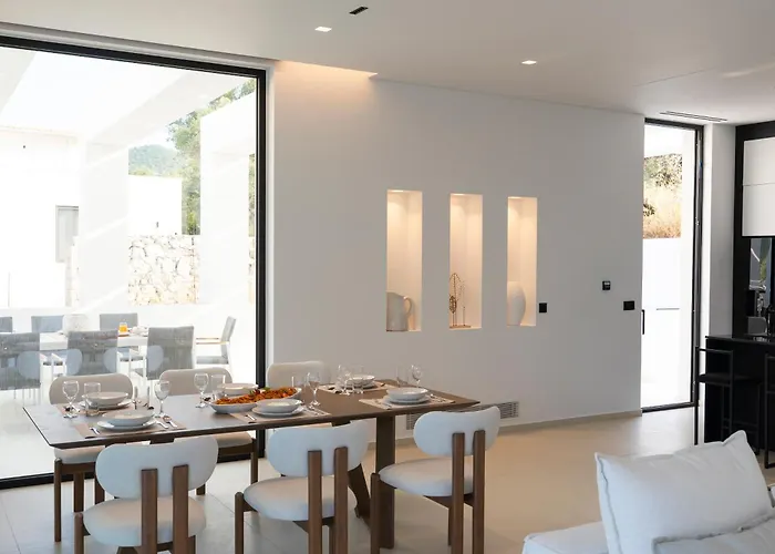 The Oasis, Luxury In Nidri
