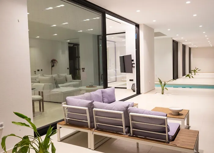 The Oasis, Luxury In Nidri فيلة