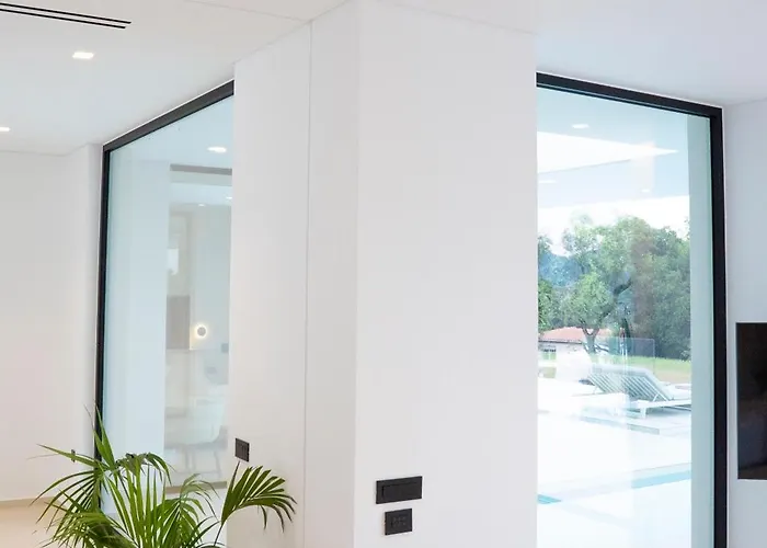 The Oasis, Luxury In Nidri *