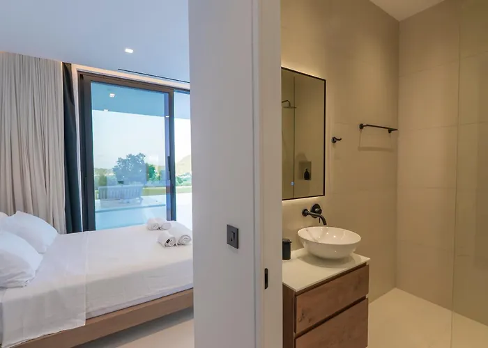 The Oasis, Luxury In Nidri فيلة