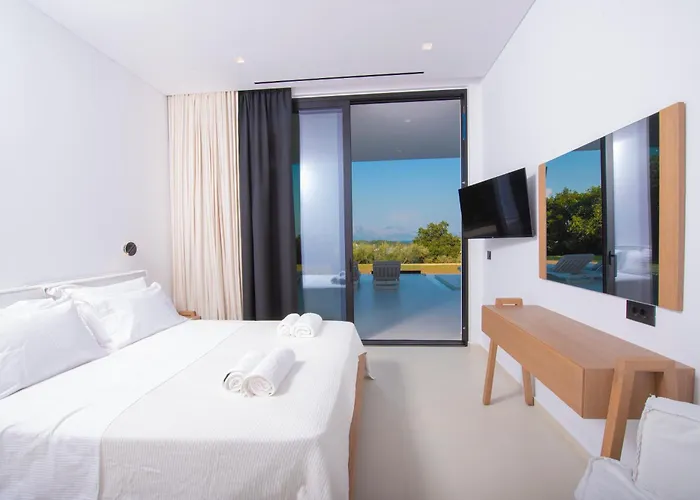 The Oasis, Luxury In Nidri فيلة